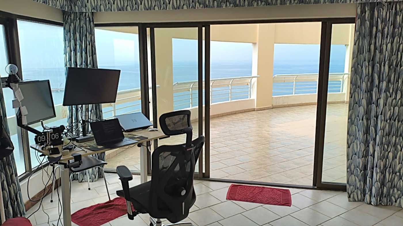 Arbeitsplatz mit Meerblick