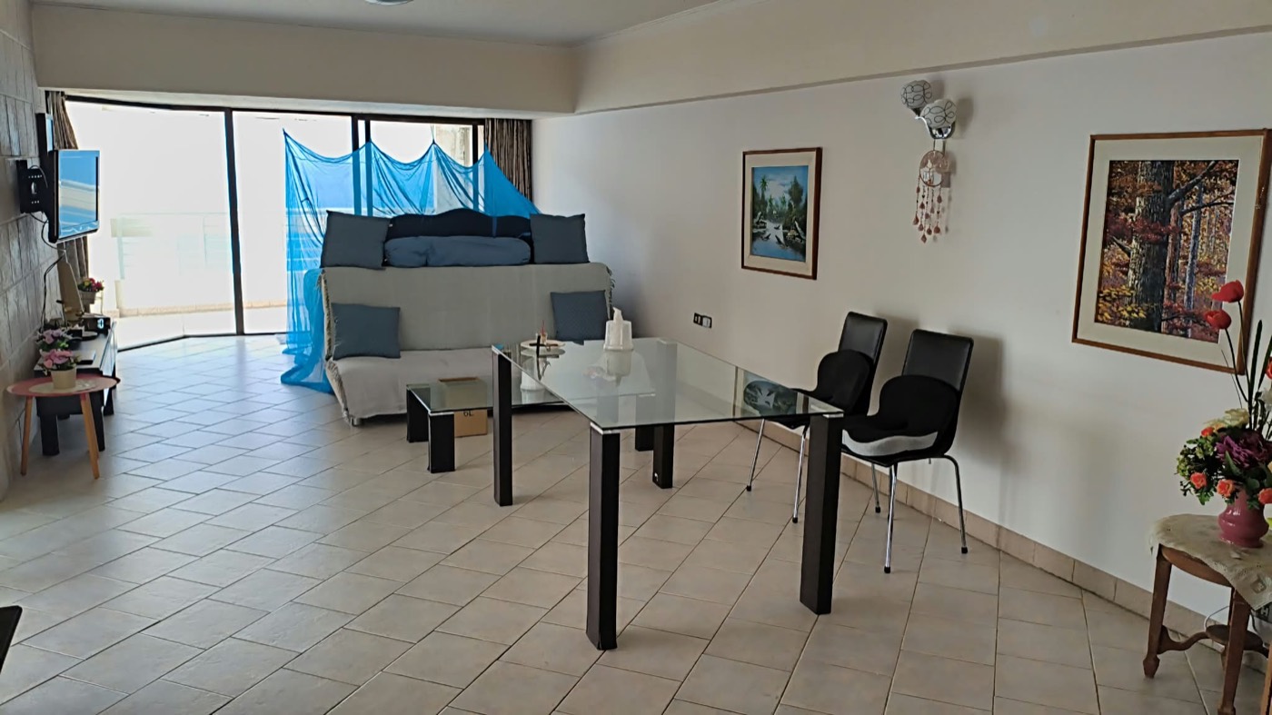 Lounge mit Meerblick-Balkon